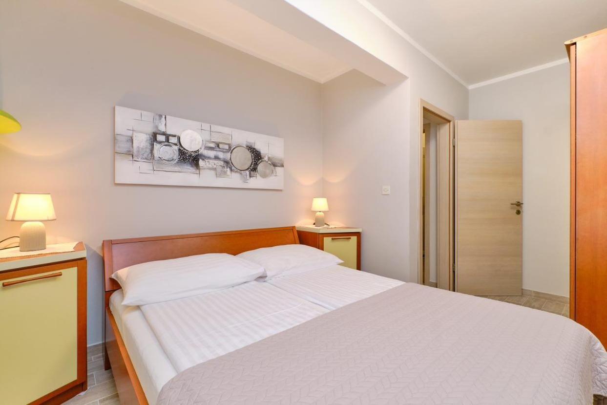 Apartments Enna Mali Losinj Luaran gambar