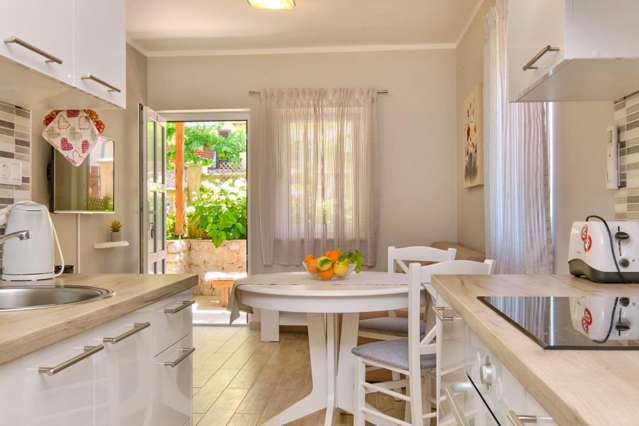 Apartments Enna Mali Losinj Luaran gambar